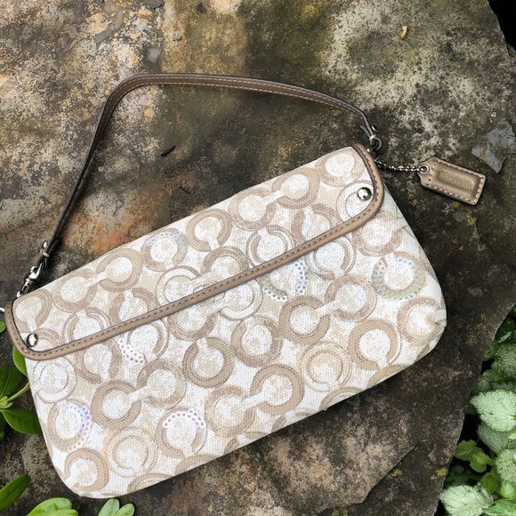 Coach Kristen Wristlet - Picture 2 of 4